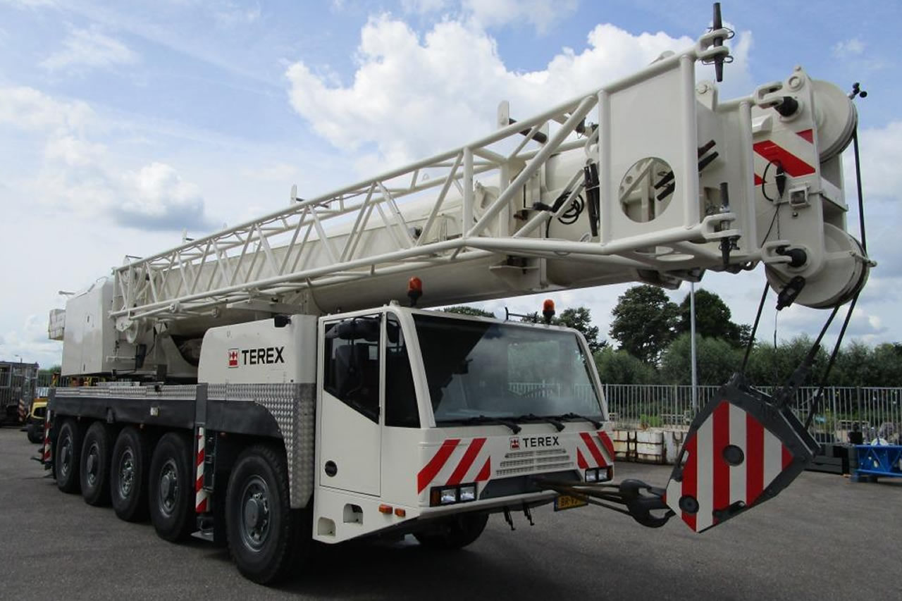 Demag AC100 — 100 tonų automobilinis kranas nuomai