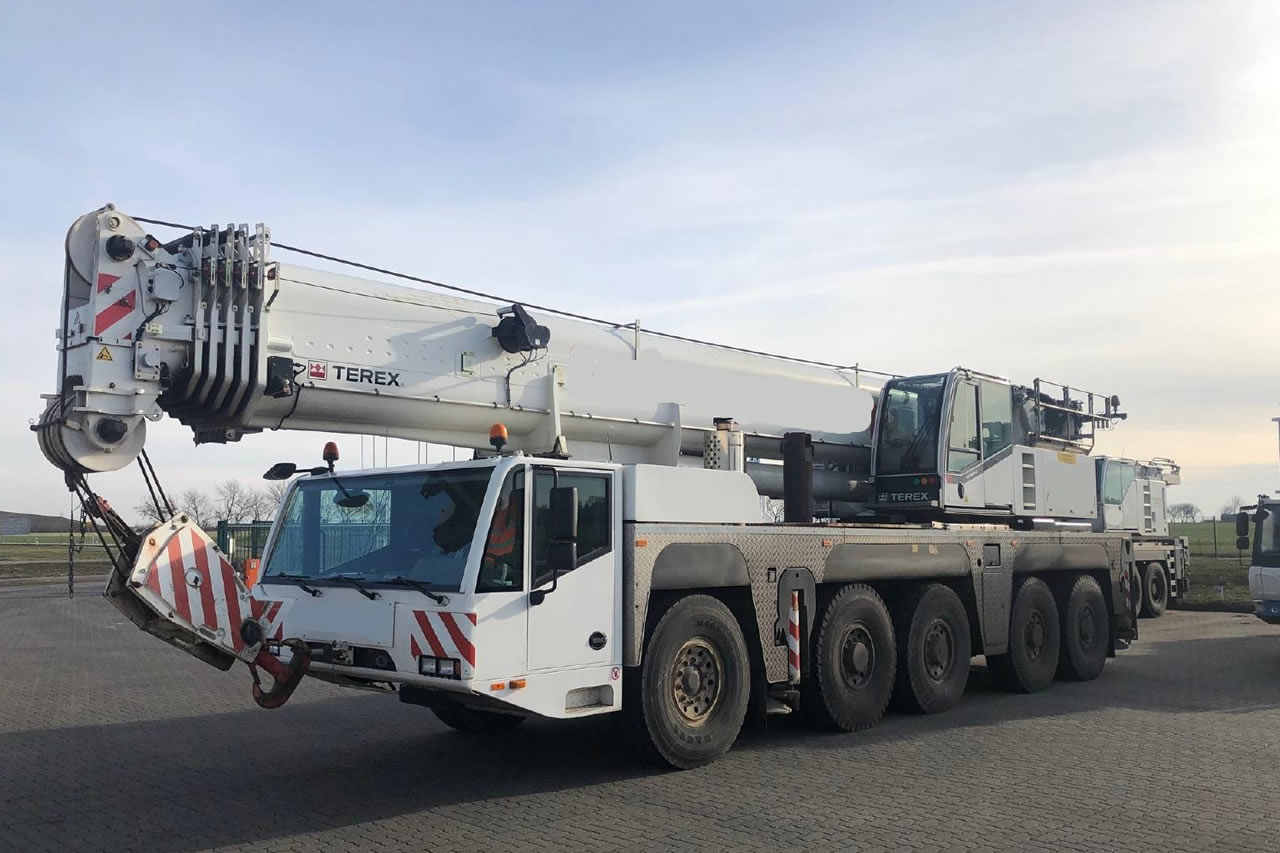 Demag AC160-5 — 160 tonų automobilinis kranas nuomai