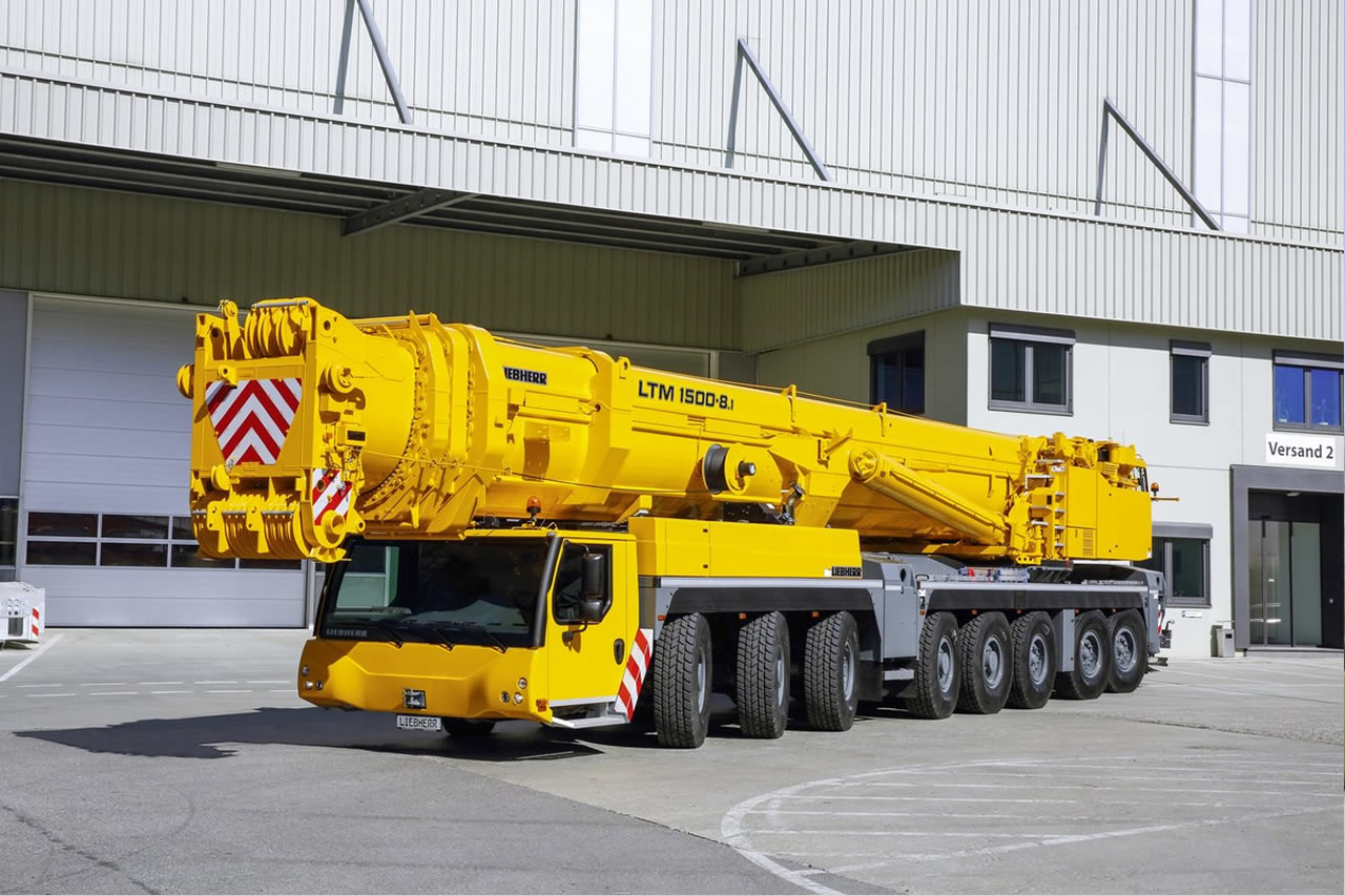 Liebherr LTM1500-8.1 — 500 tonų automobilinis kranas nuomai