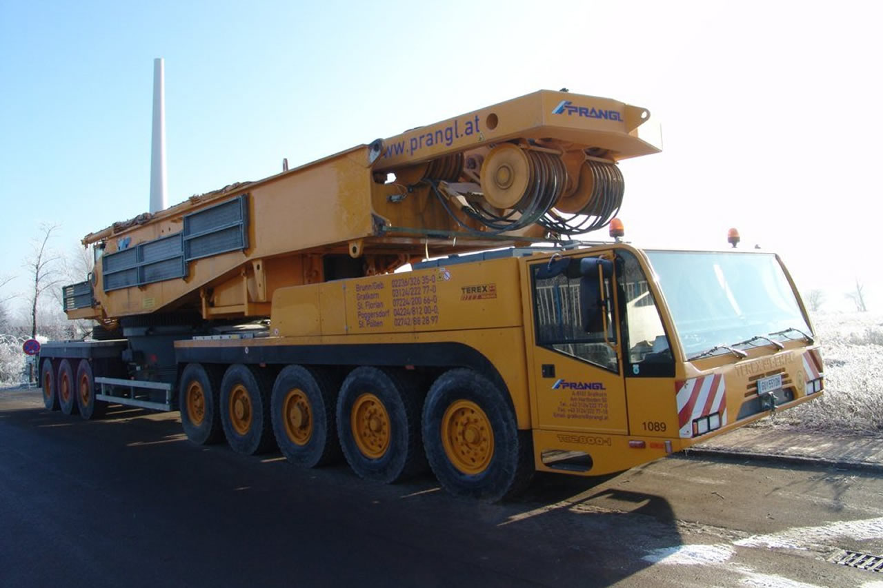 Terex Demag TC 2800 — 600 tonų automobilinis kranas nuomai